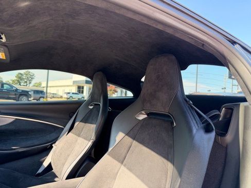 Used 2023 McLaren Artura RWD image 25