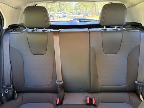 Used 2025 Buick Encore GX Preferred image 32