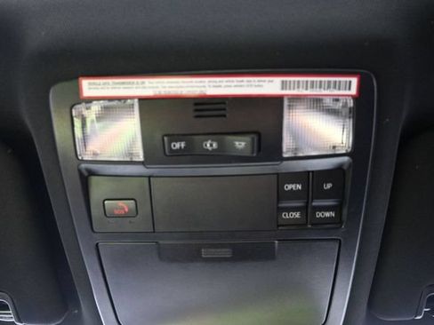 Used 2022 Toyota Tacoma Limited AWD/4WD image 31