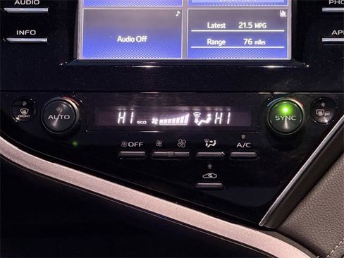 Used 2018 Toyota Camry XSE image 23