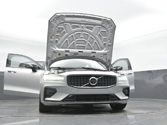 Used 2024 Volvo S60 B5 Plus AWD/4WD image 51