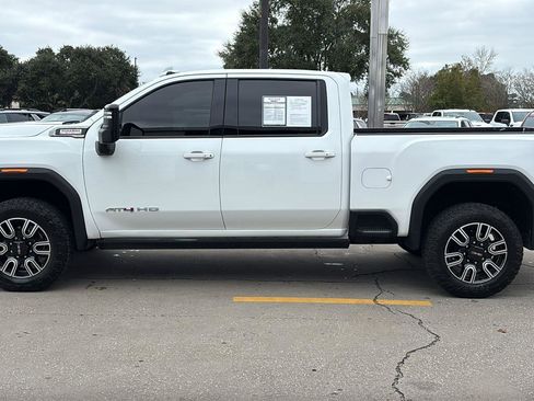 Used 2022 GMC Sierra 3500 AT4 w/ AT4 Preferred Package image 4