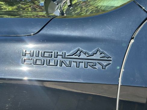 Used 2021 Chevrolet Suburban High Country image 7