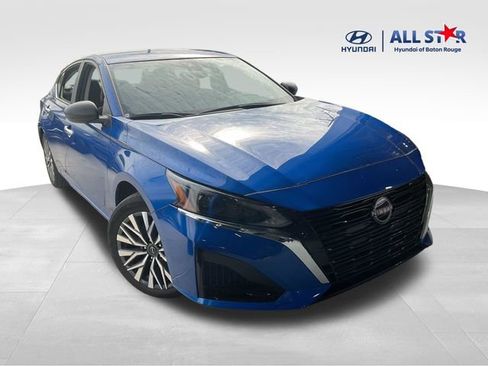 Used 2024 Hyundai Elantra SE image 1