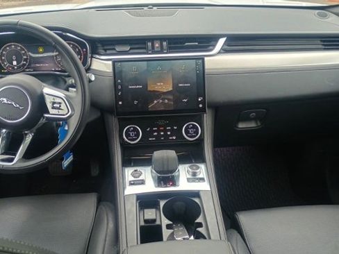 Used 2025 Jaguar F-PACE R-Dynamic S image 2