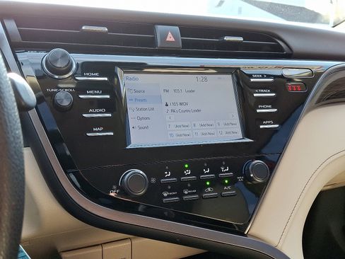 Used 2019 Toyota Camry LE image 16