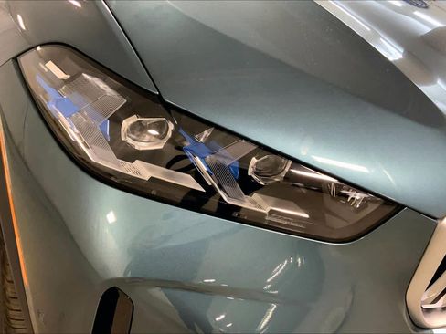 New 2026 BMW X5 xDrive50e w/ Climate Comfort Package image 13