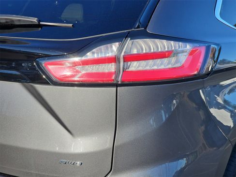 Used 2023 Ford Edge Titanium image 38