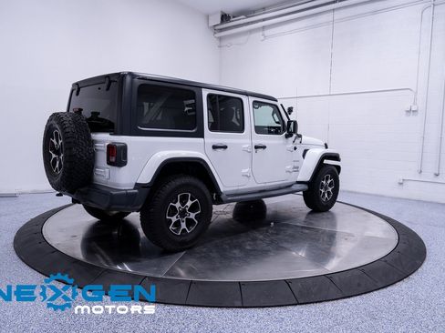 Used 2020 Jeep Wrangler Unlimited Sahara image 30