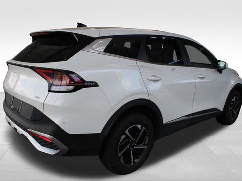 Used 2023 Kia Sportage LX AWD/4WD image 16