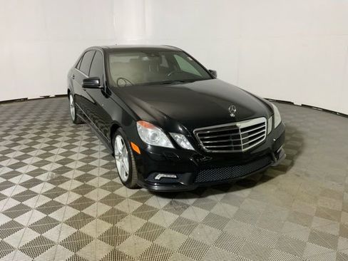 Used 2011 Mercedes-Benz E 550 4MATIC Sedan image 5