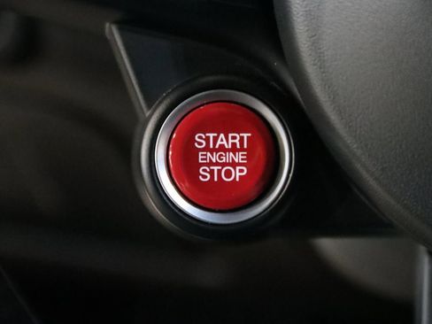 Used 2018 Alfa Romeo Giulia Quadrifoglio w/ Driver Assist Dynamic Package image 18