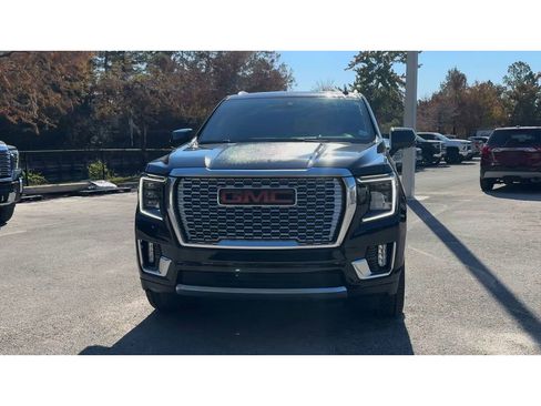 Certified 2021 GMC Yukon Denali image 3