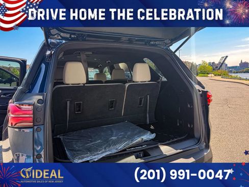 Used 2022 Chevrolet Traverse LS FWD image 18