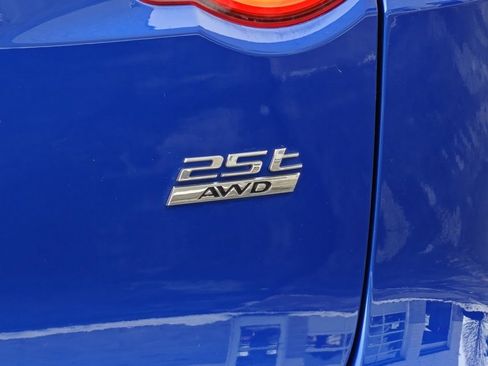 Used 2020 Jaguar F-PACE Premium image 8