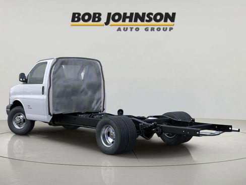 New 2025 Chevrolet Express 3500 w/ Power Convenience Package RWD image 9