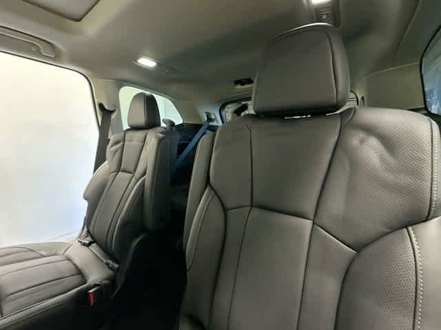 Used 2025 Subaru Ascent Limited AWD/4WD image 19