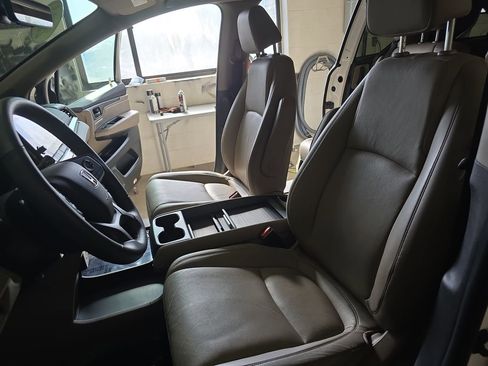 Used 2024 Honda Odyssey EX-L image 17