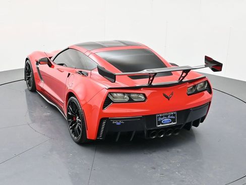 Used 2015 Chevrolet Corvette Z06 w/ 3LZ Preferred Equipment Group image 37