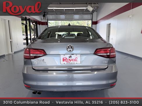Used 2017 Volkswagen Jetta SEL FWD image 5