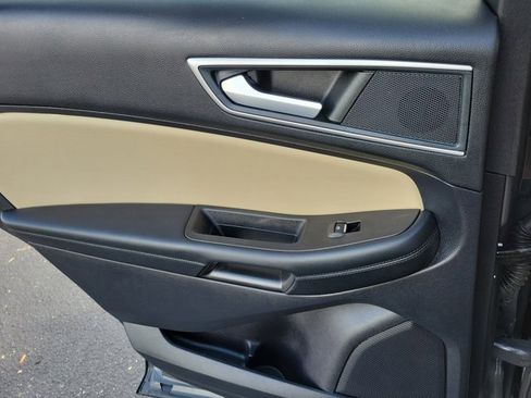 Used 2021 Ford Edge SEL w/ Convenience Package image 16