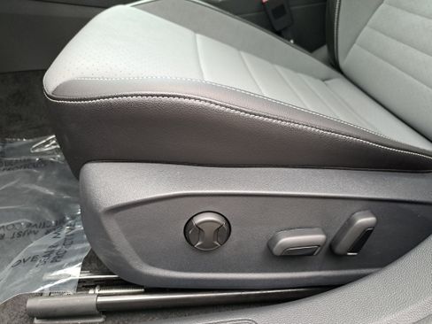 Certified 2026 Volkswagen Jetta SE FWD image 29