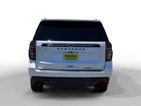 Used 2023 Chevrolet Suburban RST w/ Sport Performance Package AWD/4WD image 4