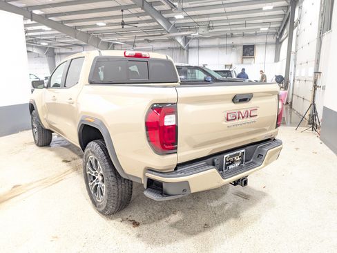 Used 2023 GMC Canyon AT4 w/ AT4 Premium Package AWD/4WD image 5