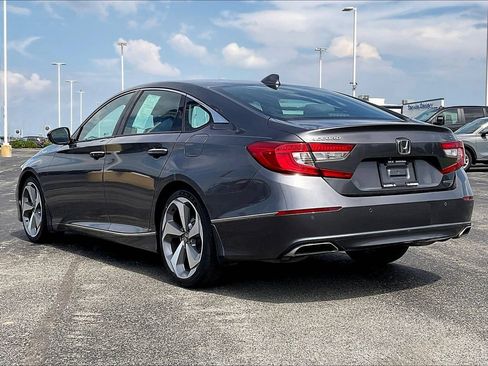 Used 2018 Honda Accord Touring image 4