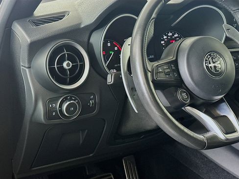 Used 2023 Alfa Romeo Stelvio Sprint image 17