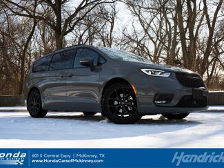 Used 2023 Chrysler Pacifica Touring-L w/ S Appearance Package video 1