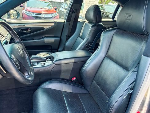 Used 2014 Lexus LS 460 w/ F Sport Package RWD image 17