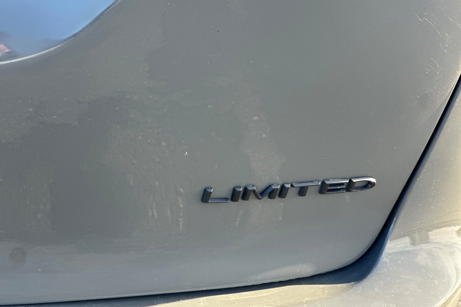 Used 2025 Chrysler Pacifica Limited FWD image 49