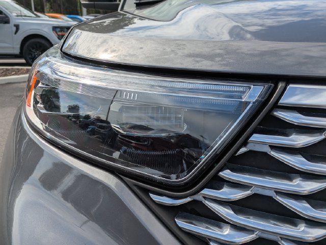 Used 2023 Ford Explorer Platinum w/ Technology Package AWD/4WD image 10