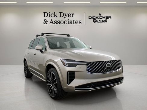 New 2026 Volvo XC90 B6 Plus w/ Protection Package Premier AWD/4WD image 9