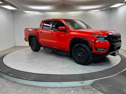 Used 2025 Nissan Frontier Pro-X w/ Pro Convenience Package image 7