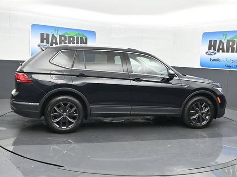 Used 2023 Volkswagen Tiguan SE w/ Panoramic Sunroof Package FWD image 6