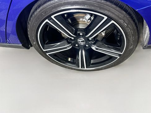 Used 2024 Honda Accord Sport image 11