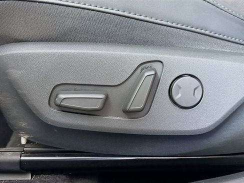 Certified 2023 Kia Niro EX Touring image 19