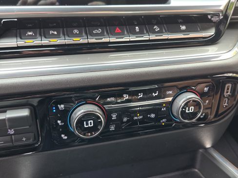 Used 2023 Chevrolet Silverado 1500 High Country w/ Z71 Off-Road Package image 20