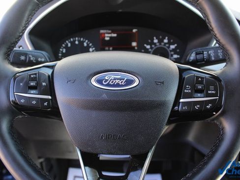 Used 2022 Ford Escape SEL image 9