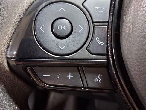 Used 2021 Toyota RAV4 LE image 17