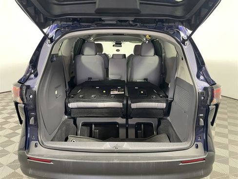 Certified 2023 Toyota Sienna LE image 22