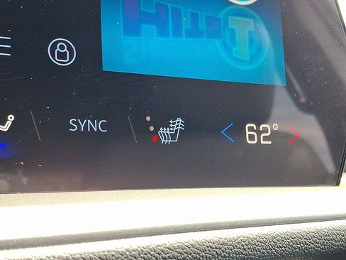 New 2025 Chevrolet Traverse LT image 40