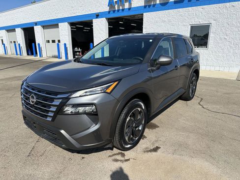 Used 2024 Nissan Rogue SV image 13