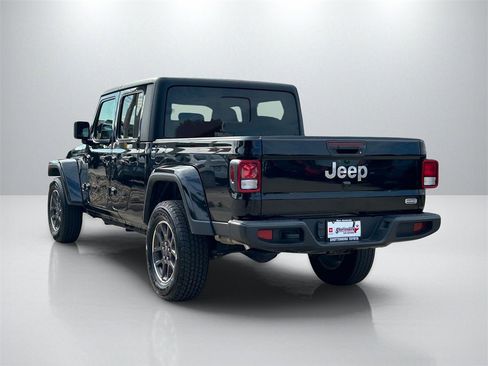 Used 2023 Jeep Gladiator Overland image 7