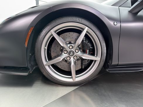 Used 2021 Ferrari F8 Tributo RWD image 4