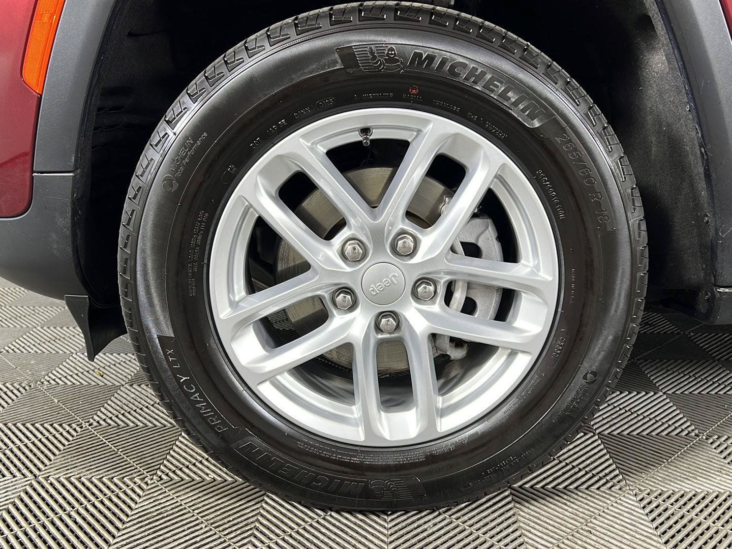 Used 2024 Jeep Grand Cherokee Altitude AWD/4WD image 48