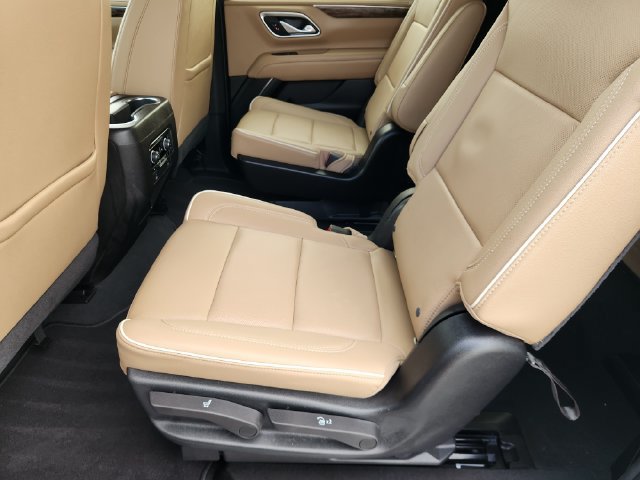 Used 2021 Chevrolet Suburban Premier RWD image 30
