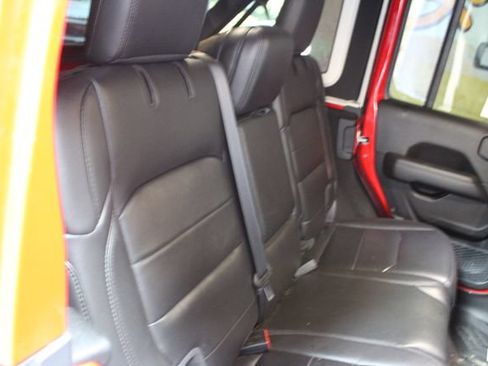 Used 2023 Jeep Wrangler Unlimited Sahara AWD/4WD image 9